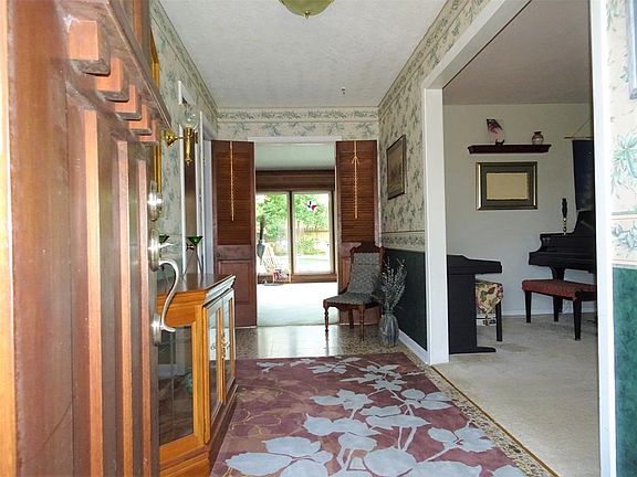 3rd image of 434 Shadow Creek Dr