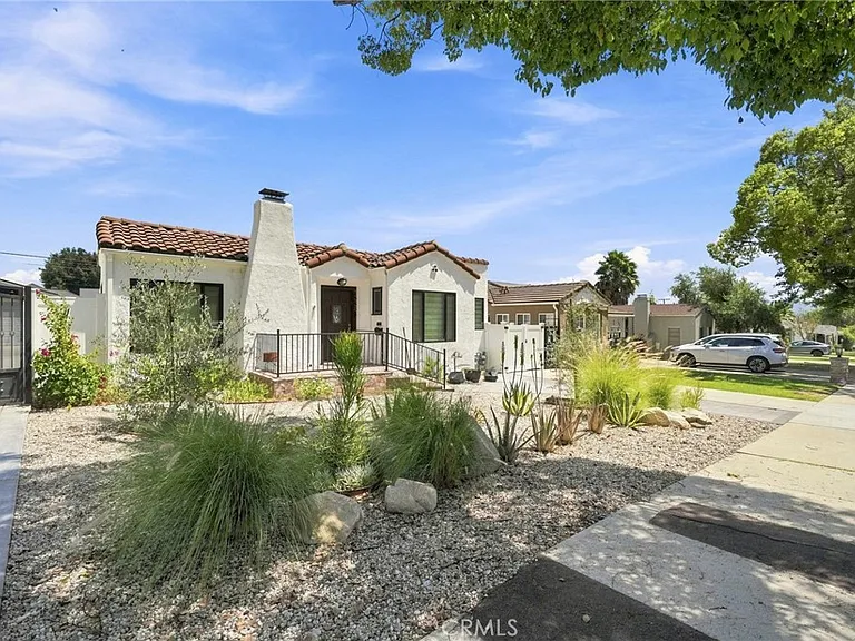 1338 Bruce Ave — Photo 3