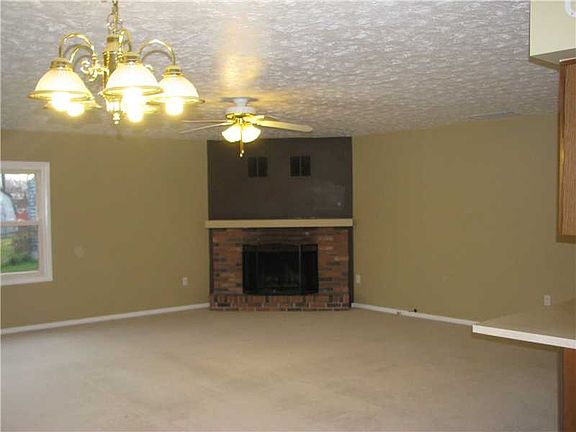 3rd image of 8939 Cherrywood Ct