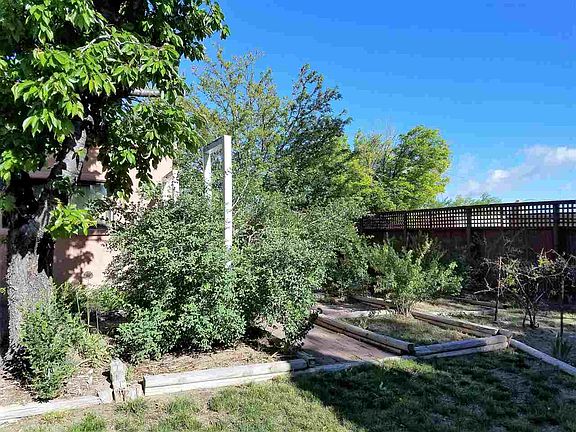 5th image of 298 Bryce Ave