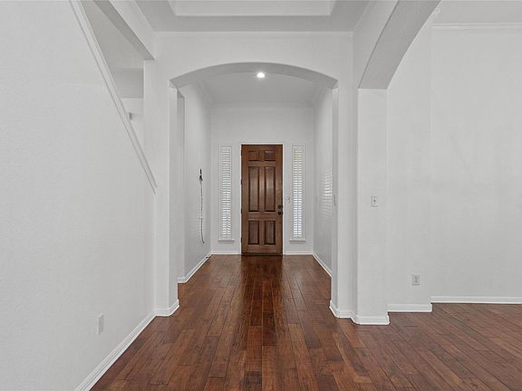 4th image of 10421 Hansa Dr