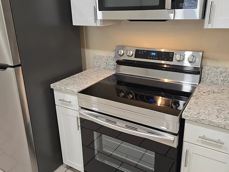 123 N Glenwood Dr #B — Photo 9