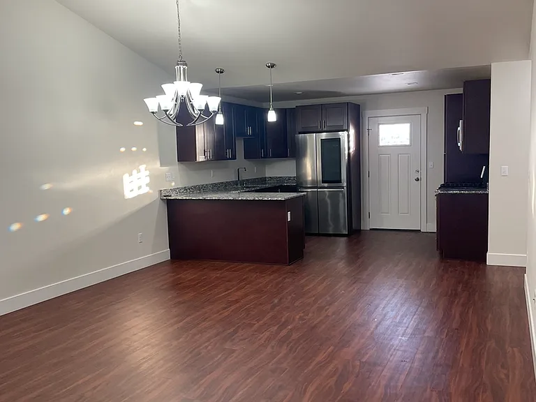 940 W Wilder Ave — Photo 2