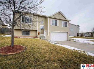 6726 N 148th St, Omaha, NE 68116