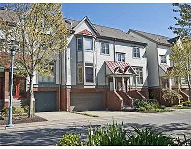 82 Waterfront Dr photo 1