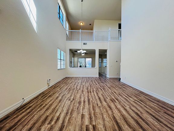 5th image of 10441 Stapeley Dr