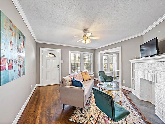 3rd image of 2416 Wentworth St