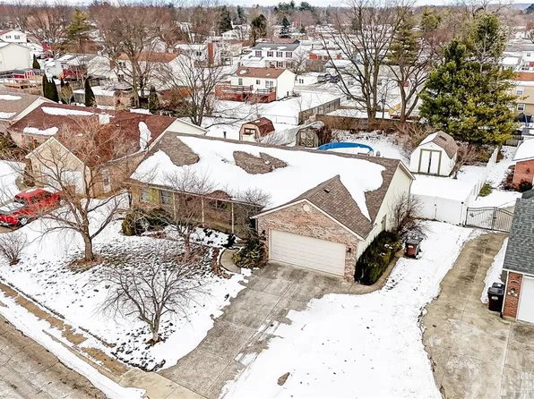 1837 Harris Ln, Xenia, OH 45385