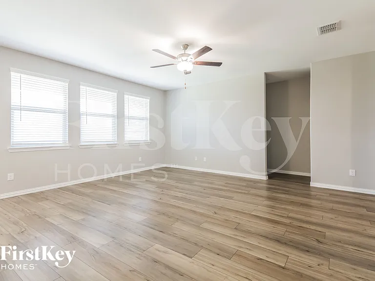 2304 O'Keefe Dr — Photo 7