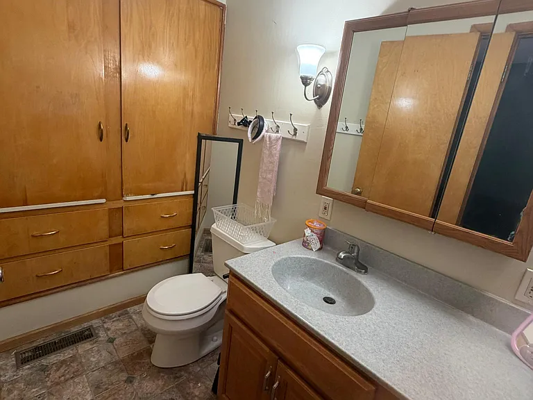 821 W Spruce St #A — Photo 11