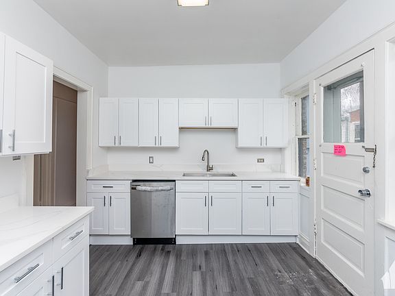 4th image of 120 Keeney St APT 3