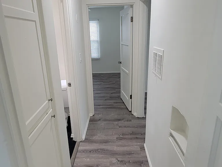 6704 Mohawk St — Photo 14