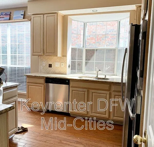 8702 Saddlehorn Dr — Photo 11