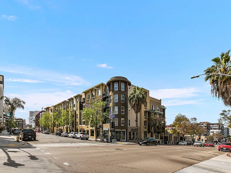 1970 Columbia St — Photo 19