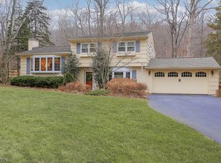 31 Starlight Dr, Morristown, NJ 07960