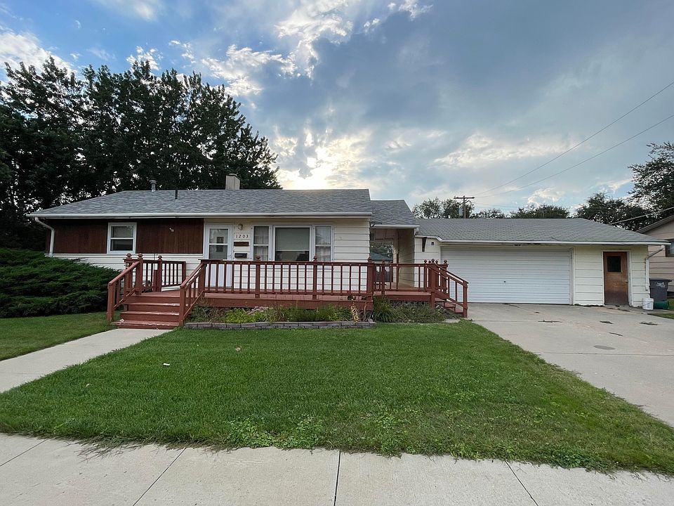 1203 3rd Ave W, Mobridge, SD 57601 Zillow