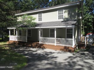 107 Puma Ct, Dingmans Ferry, PA 18328