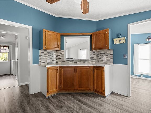 2nd image of 18 Lathrop St