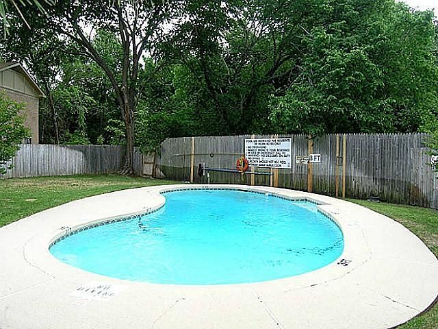 2nd image of 522 Pecan Acres Ct