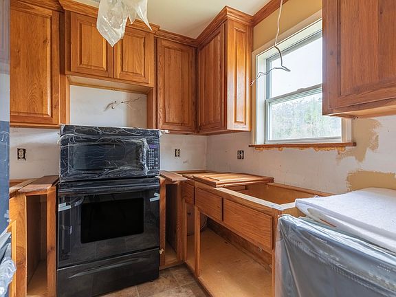 5th image of 148 Wellington Pl