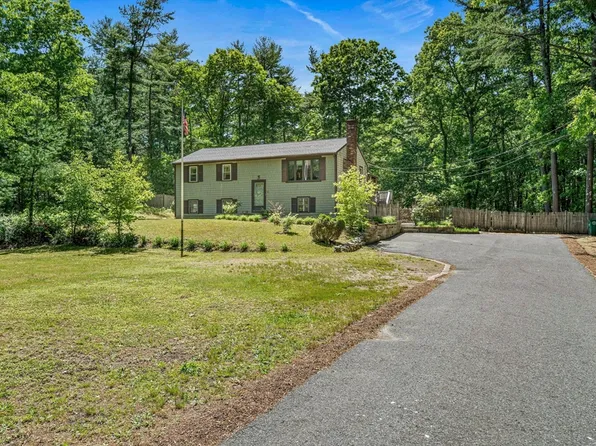 61 Chapel St, Pembroke, MA 02359