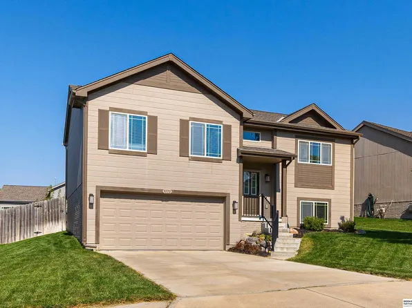 9170 Black St, Omaha, NE 68122