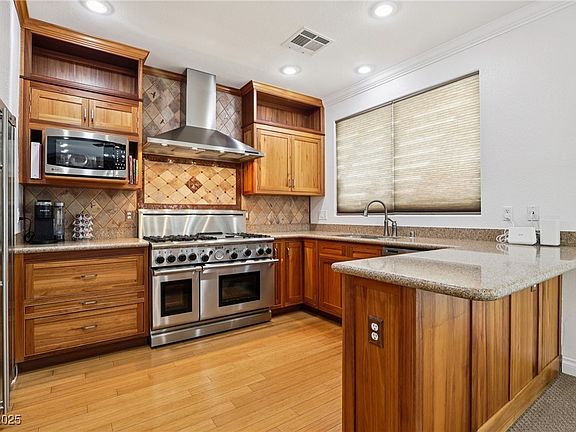 4th image of 2696 Spruce Creek Dr