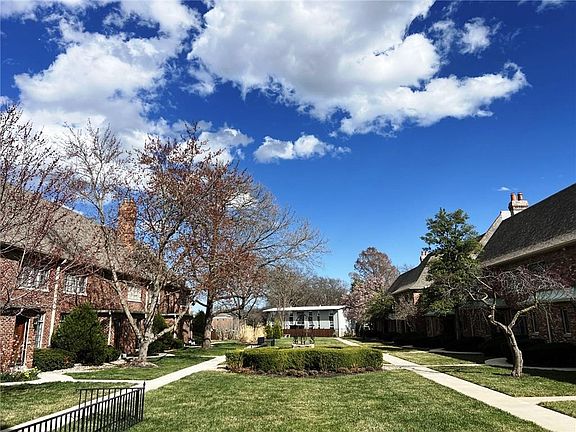 3rd image of 8353 Somerset Dr