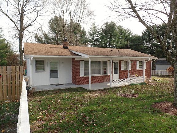 4th image of 297 Gladeview Dr