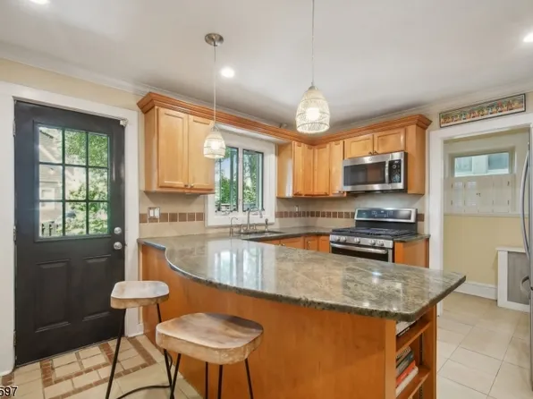 29 Princeton St, Maplewood Twp., NJ 07040