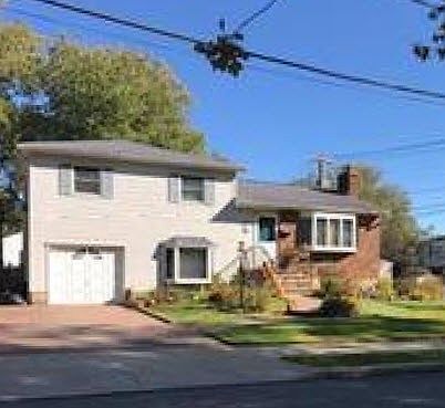 3rd image of 50 Beverly Pl