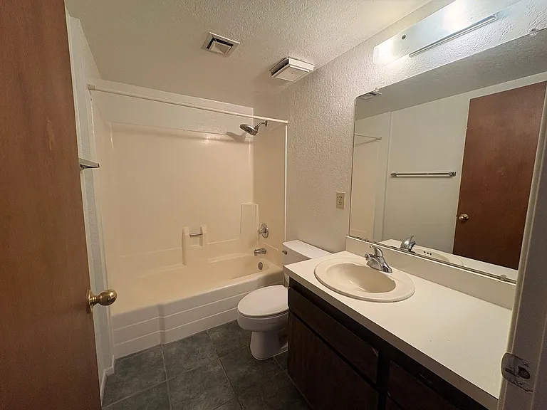 3708 N Country Club Rd #A-D — Photo 11