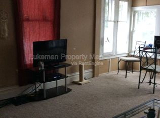 720 Village St APT 2, Kalamazoo, MI 49008