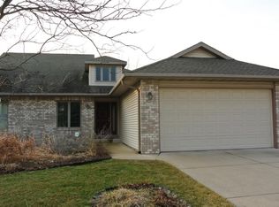 2209 Patrick Ln, Waukesha, WI 53188