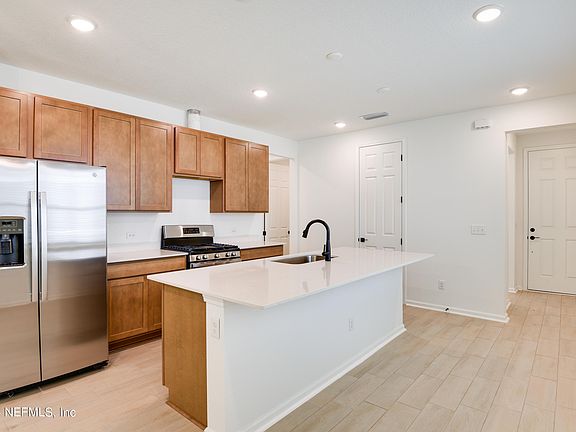 5th image of 890 CEDAR SLOUGH Drive