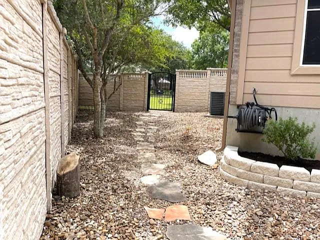 1604 Canyon Oak — Photo 10