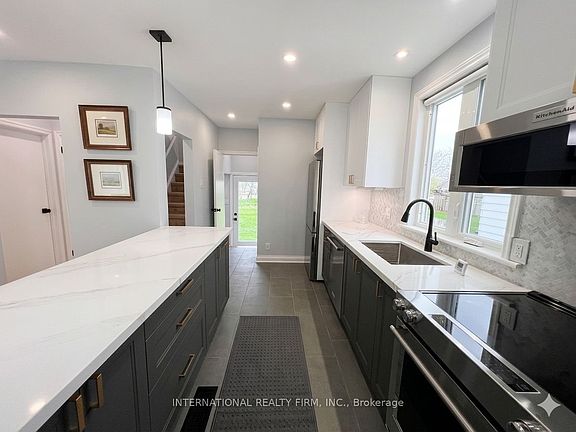 4th image of 9 Admiral Rd