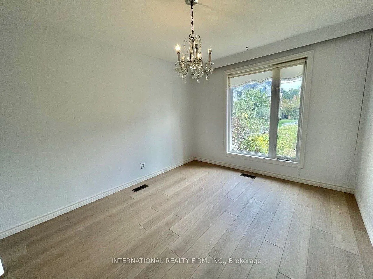 3 bed, $3,000 — Photo 2