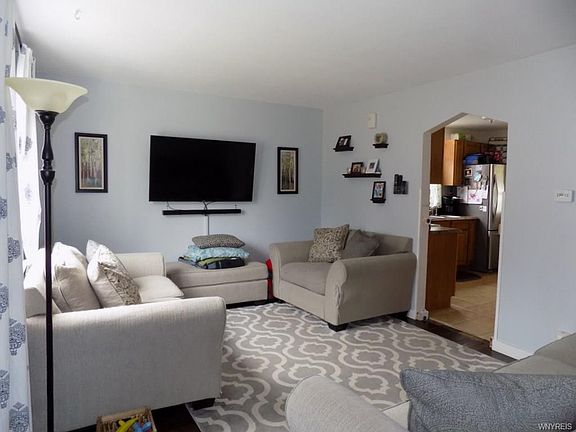 2nd image of 584 Woodward Ave