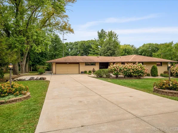 445 Chillem Dr, Batavia, IL 60510