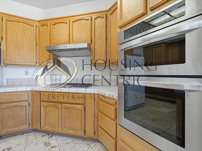 108 Pembury Way — Photo 18