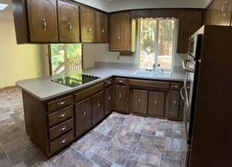 4th image of 2245 Lakemoor Dr SW