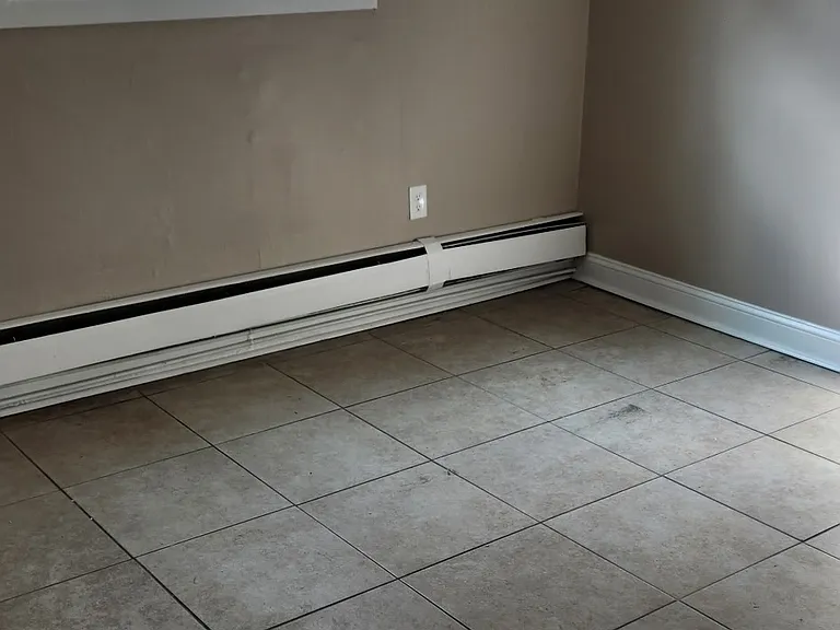 1001 Hunter Ave #4 — Photo 3