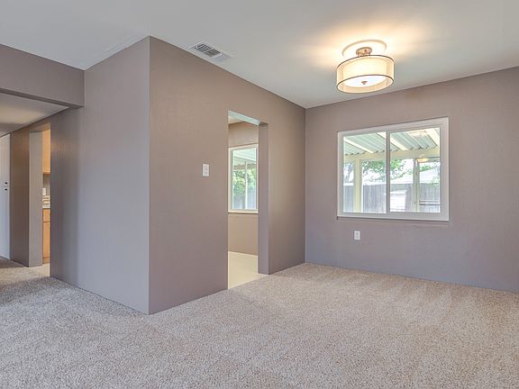 3rd image of 5307 Cabrillo Way