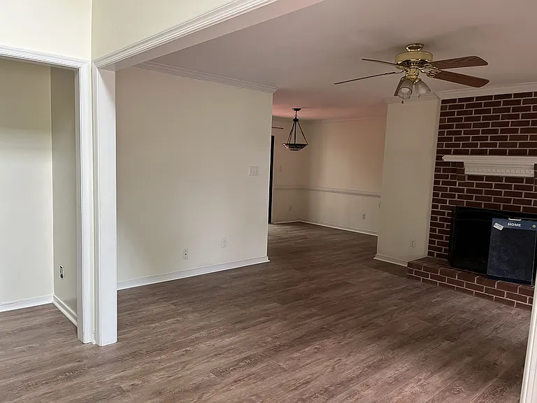 5948 Park Forest Ln — Photo 9