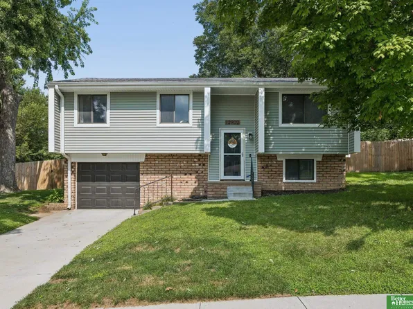 13902 Barretts Cir, Omaha, NE 68138