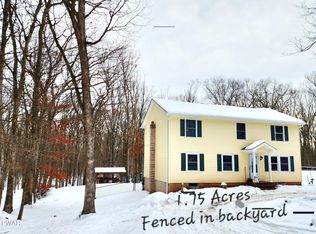 113 Spruce Ct, Hawley, PA 18428