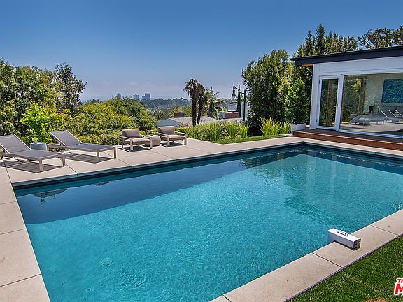 3rd image of 11516 Thurston Cir