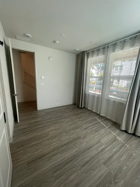 4 bed, 3.5 bath, 2000 sqft, $6,500 — Photo 3