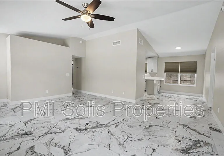 1510 E Taro Ln — Photo 3